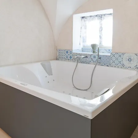 Luxurios Hot Tub-maiori * Maiori